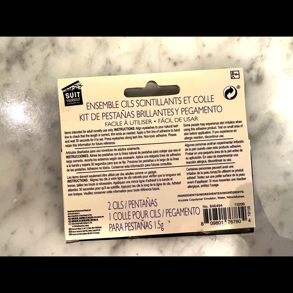 FREE 🆓 with Any Two Purchases - Silver Glitter False Eyelashes - Picture 2 of 11